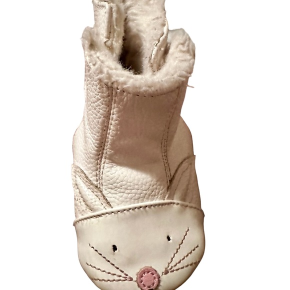 Jack & Lily white fleece lined bunny boots w/ rubber sole. 18-24m, 6.5. - Picture 7 of 12